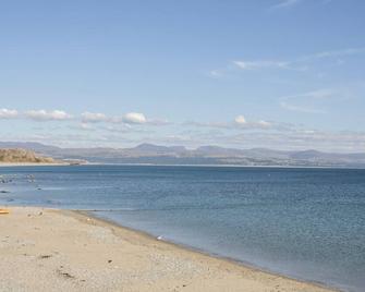 Cennin - Criccieth - Beach