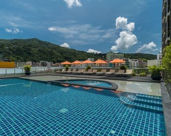 New Square Patong - Patong - Pool