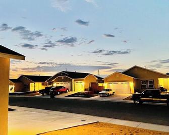 Fernley House/ 5tvs Sleeps 13/Pet Ok - Fernley