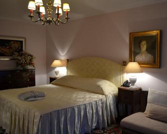 Hotel Adriatica - Geneva - Bedroom