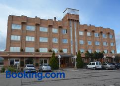 Hotel Brujas De Irues - Tarazona - Building