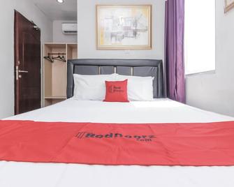 Hotel Teratai Cikarang - Bekasi - Schlafzimmer