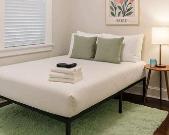 3br | Complete & Well-Located - Chicago