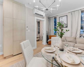 Modern 3Bd Rose Hills Manhattan Terrace Space - New York - Dining room