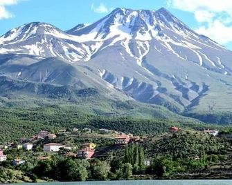 Ahsaray Otel - Aksaray - Vista del exterior