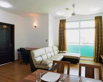 Beach Sunrise Inn - Malé - Living room