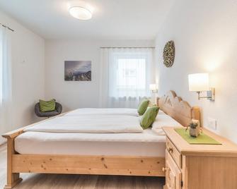 Apartment 'Ferienwohnung Eder Apt Kehlburg' with Mountain View, Private Terrace and Wi-Fi - Gais - Slaapkamer