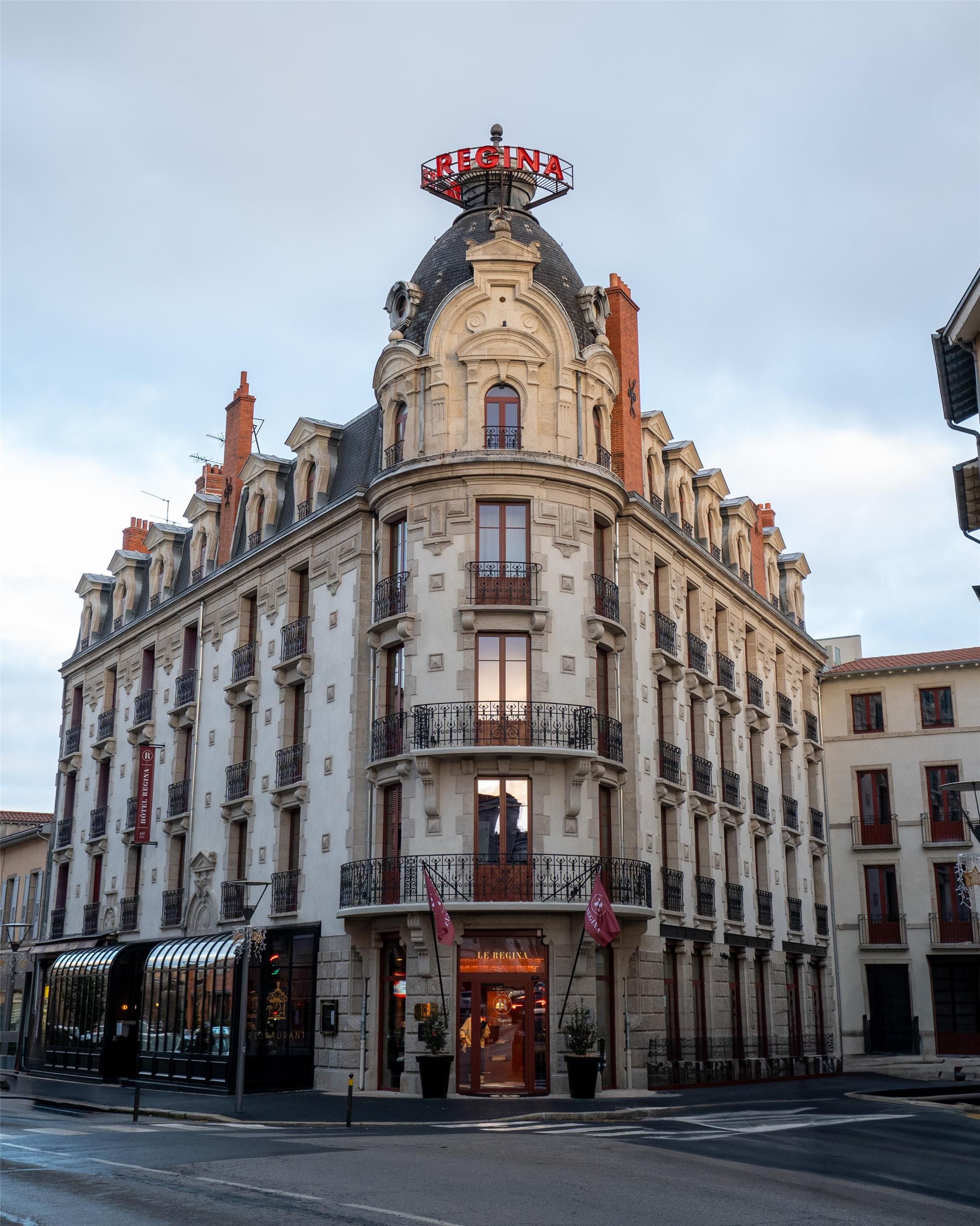Hotel Regina - Le-Puy-en-Velay - Gebäude