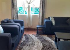 The Best Green Garden Guest House in Harare - Harare - Living room