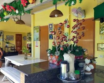 Las Residencias Bed And Breakfast - Puerto Princesa - Front desk