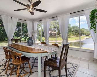 Water view - Melbourne - Yemek odası