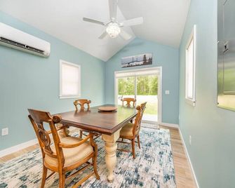 Grant Cottage by Paw Paw Lake - Coloma - Dining room
