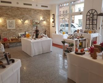 Garni-Hotel zum alten Ratskeller - Vetschau - Buffet