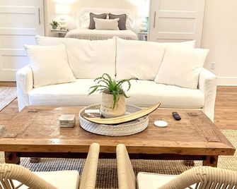 Well Appointed Guest Cottage 1.4 miles fromOxford Square - Oxford - Living room