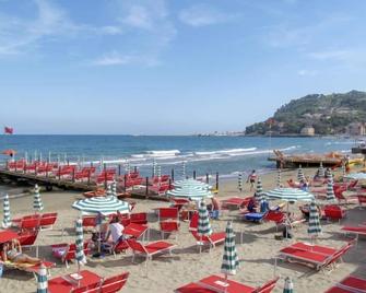 Apartment Magnolia by Interhome - Diano Marina - Restaurante