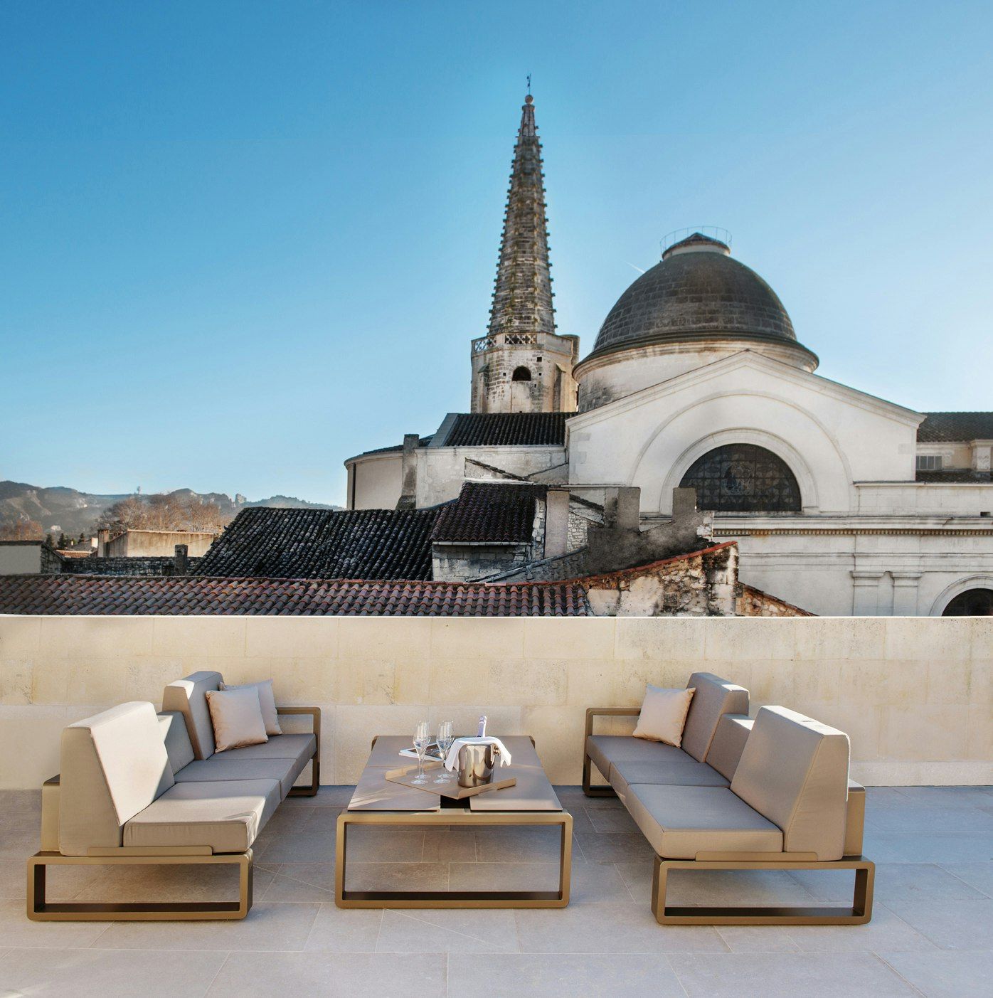 Hôtel de Tourrel, Saint Rémy de Provence, a Member of Design Hotels - סן-רמי דה-פרובאנס - מרפסת