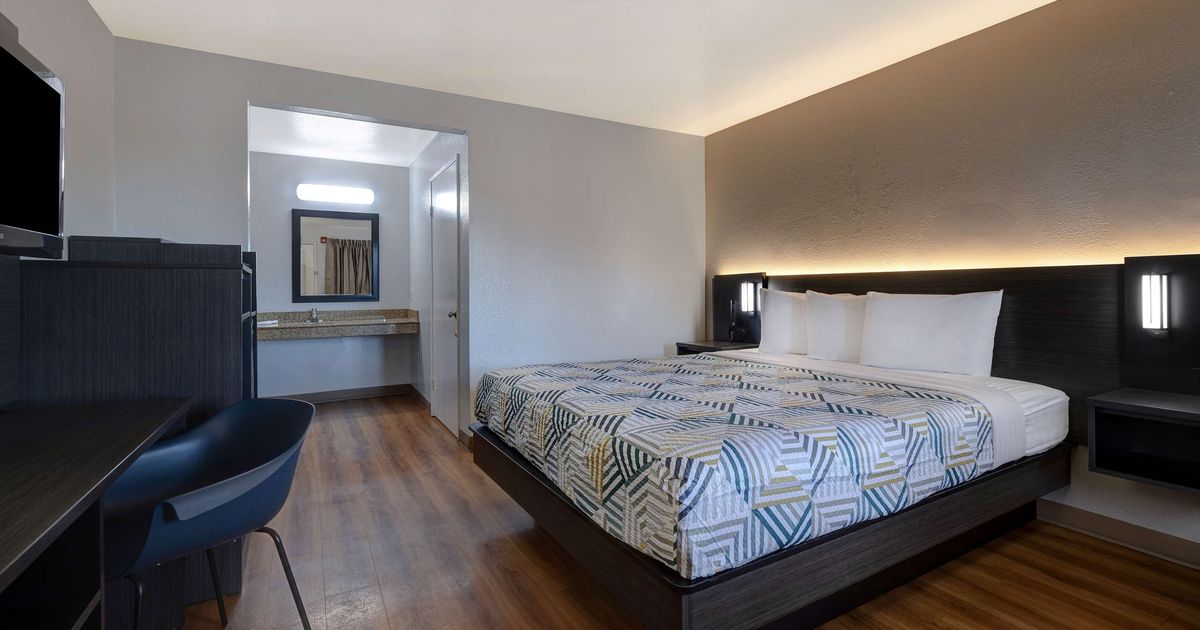 Motel 6 Buttonwillow Central from 65. Buttonwillow Hotel Deals