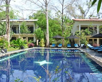 Flower Garden Eco Village - Sigiriya - Zwembad