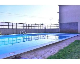 Essy's Apartments Nakuru with pool & GYM - Nakuru - Pool