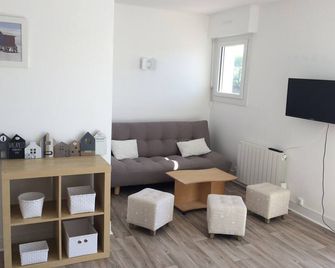 Stella Appart 2 Chambres À 100 Ml De La Plage Wifi Fibre - Cucq - Wohnzimmer
