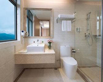 Vienna International Hotel Shenzhen Longgang Lilang - Shenzhen - Bathroom