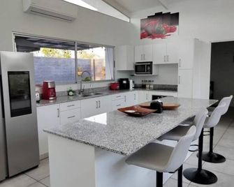 Casa Pirata - Nature and Dream Beaches in Matapalo - Cañas - Cocina