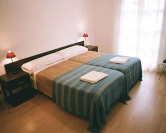 Apartamentos Auhabitat Zaragoza, edificio de apartamentos turísticos - Zaragoza - Bedroom