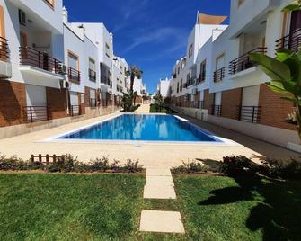 1 Bedroom Apartment With Poolside Balcony, Air Con, Very Close To The Beach. - Conceição e Cabanas de Tavira - Pool