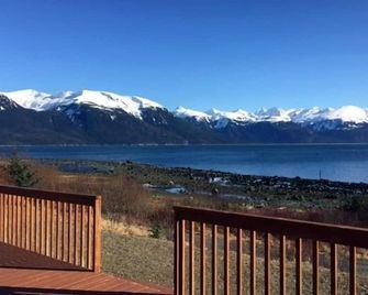 Blue Heron luxury home, across from beach, fire pit, gourmet kitchen, large yard - Haines - Balcony