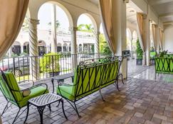 Palm Beach Condo with Outdoor Pool 1 Block to Beach - Palm Beach - Balcón