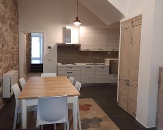 Appartamento su palazzina storica in centro a Sant'Antioco - Sant'Antioco - Sala pranzo