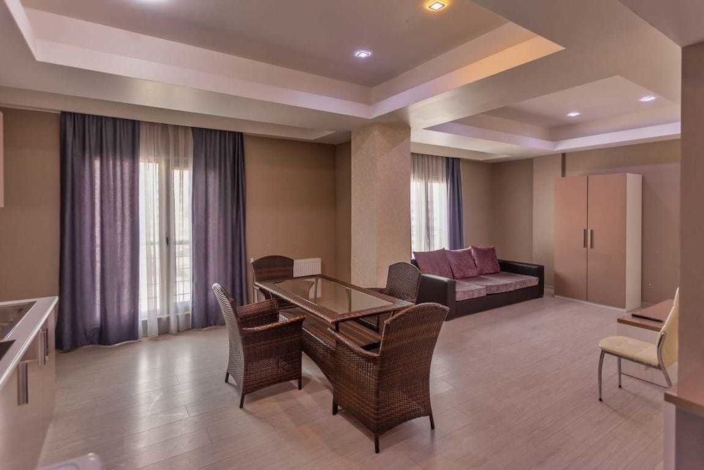 ديبلومات سويتس - باكو - غرفة معيشة