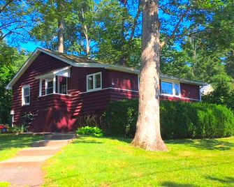 Charming Cottage with Home Comforts near Wadsworth Falls State Park, Connecticut - Middlefield - Edificio