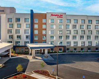 Hampton Inn by Hilton St. Louis Airport - St. Louis - Building