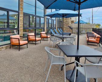 Hampton Inn Detroit/Belleville-Airport Area - Belleville - Balkon