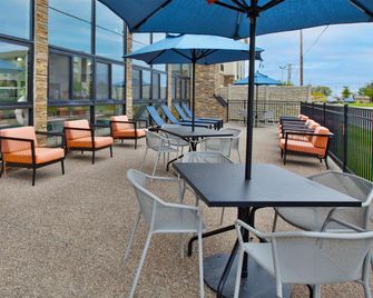 Hampton Inn Detroit/Belleville-Airport Area - Belleville - Balkon