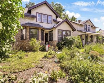 Lyndale Pleasant Getaway - Minneapolis - Building