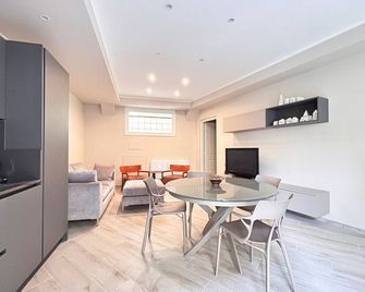 Modern Apartment In The Heart Of Pisa - Piza - Jadalnia