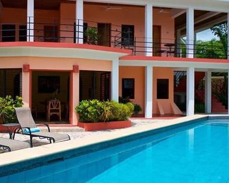 كورال هاوس - بونتا غوردا - حوض السباحة