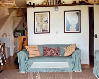 Sea view coastal chalet with pool access - Kingsdown - Salon