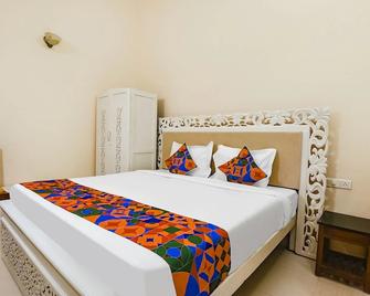 Fabhotel Prime Tanjo Highland With Pool, Candolim Beach - Nr Candolim Beach - Mormugao - Schlafzimmer
