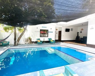 Residencia privada y con hermosa piscina - Monterrico - Piscina