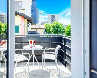 Hotel Romantik - Lignano Sabbiadoro - Balcone