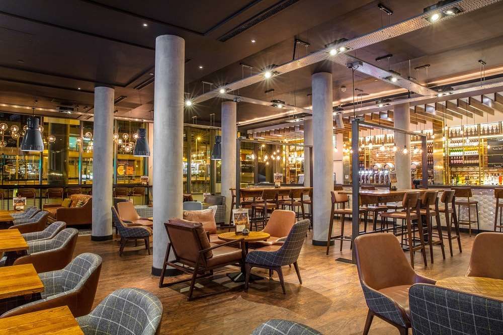 DoubleTree by Hilton Manchester - Piccadilly - מנצ'סטר - בר