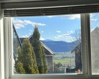 Valley Studio Private Suite - Abbotsford - Balcony