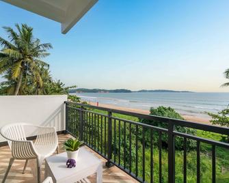 Outpost Weligama Beachfront - Weligama - Balcón