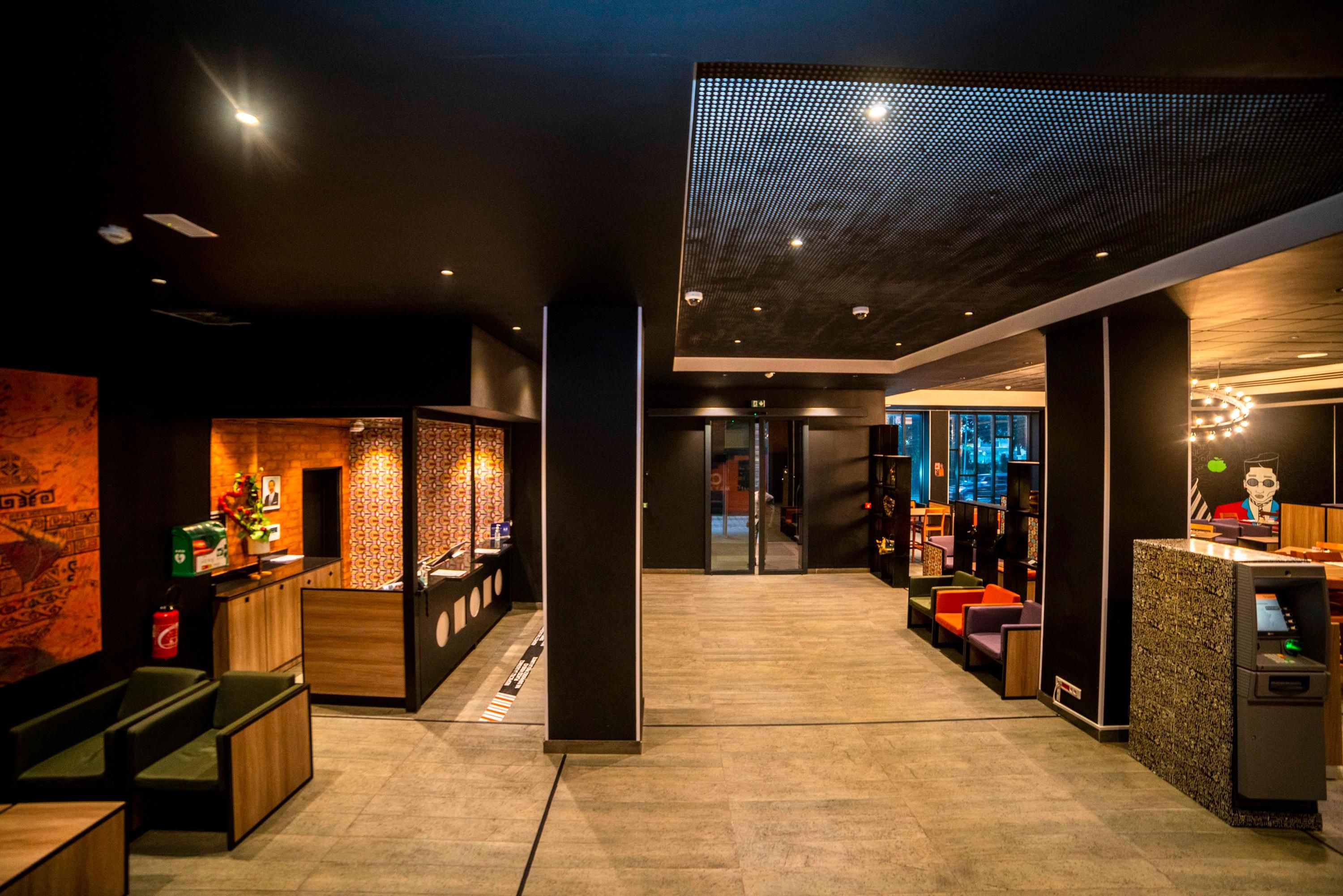 أونومو هوتل دوالا - دوالا - ردهة