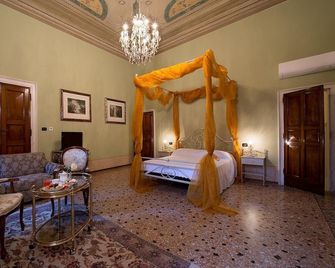 Salotto Delle Arti - Módena - Habitación