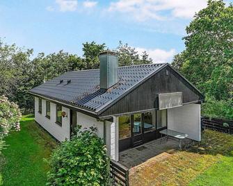 6 Person Holiday Home in Ans By - Ans By - Building