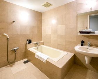 Hotel Livemax Nagasaki Airport - Ōmura - Baño